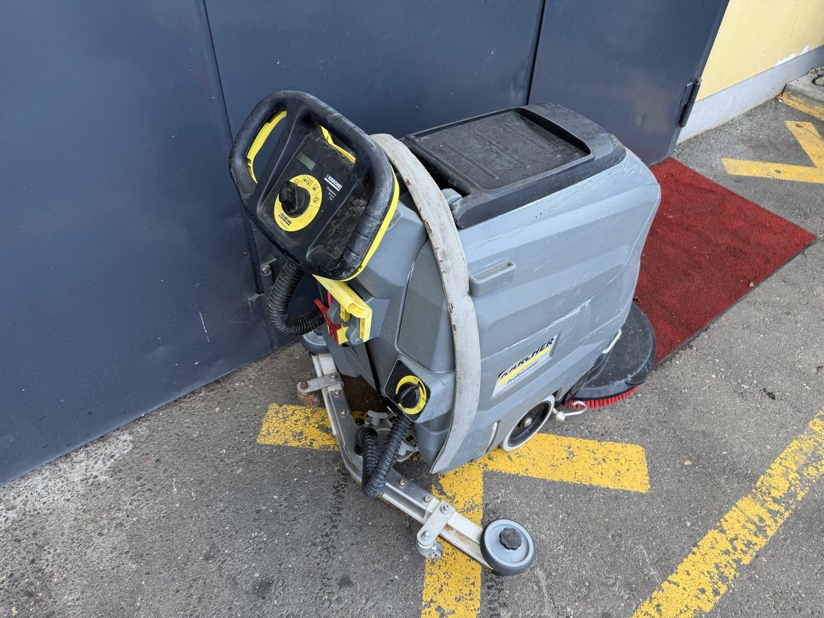 Kärcher Tutte le macchine: Kärcher Professional BD 50/50 C Classic – Usato da Zullwil venduto da Autocentersalii 2