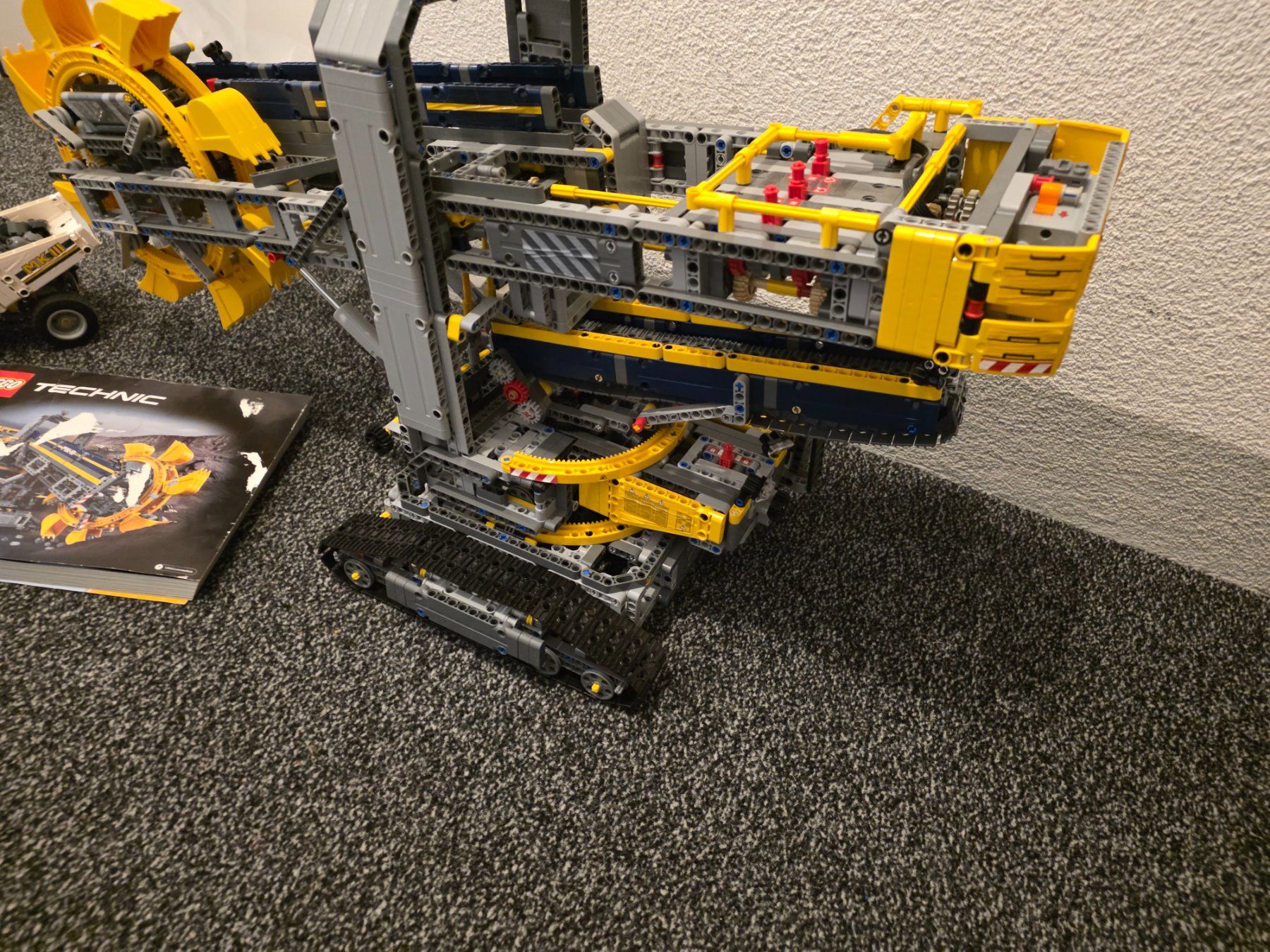 Technics Kit di costruzioni: Lego Technic Schaufelradbagger 42055 – Usato da Seuzach venduto da Tadpeyn 4