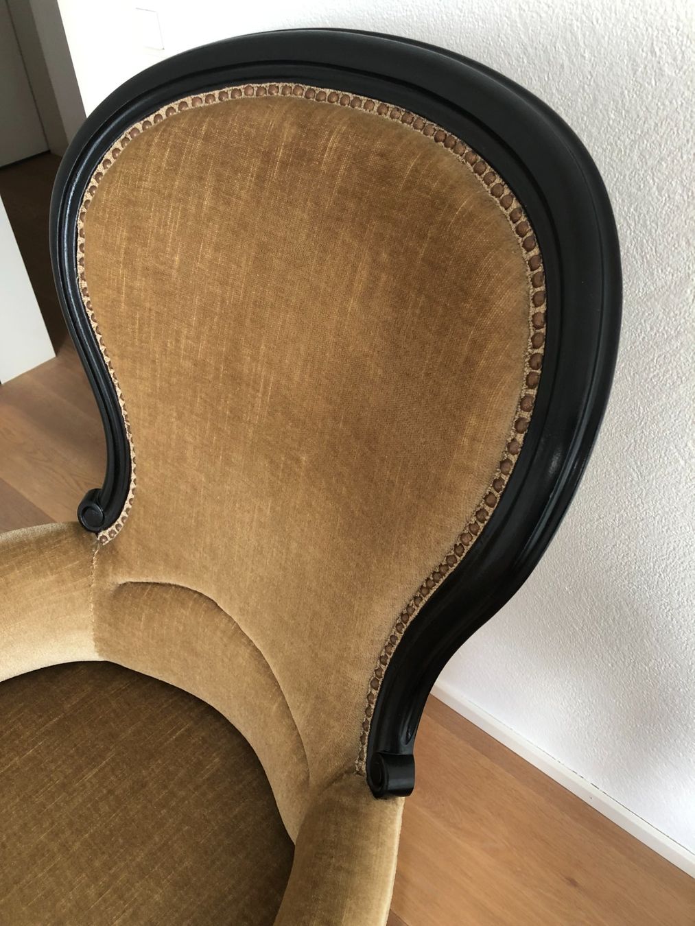 Fauteuils: Antiker Sessel mit Holzrahmen – D'occasion à Samstagern par TAAF 8