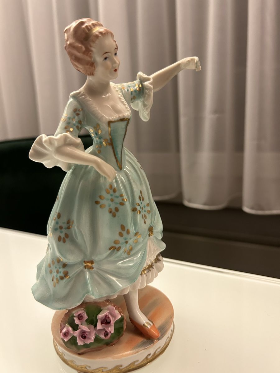 Sculture & Statue: Schöne Frau Figur – Usato da Liestal venduto da Htop 4