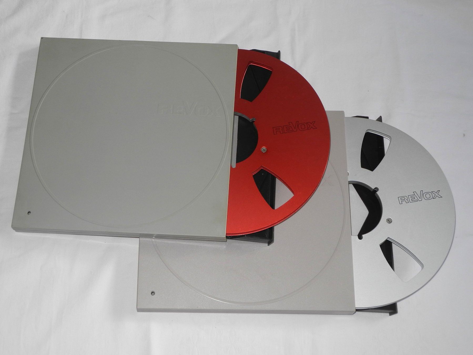 Revox Apparecchi a nastro: Revox-Aluspulen rot / Alu  mit Schuber – Usato da Steinmaur venduto da techcollector