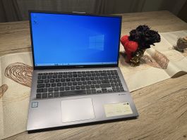 ASUS VivoBook 15 – i7 8. Gen – 20 GB RAM–256 GB + 500 GB SSD