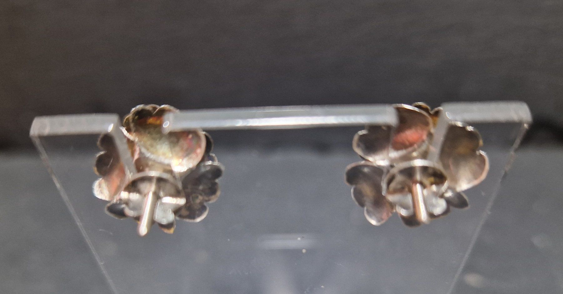 Ohrringe & -stecker: Ohrstecker Blumen Design Silberfarben gebraucht</div> – Gebraucht aus Winterthur von Sadega 1