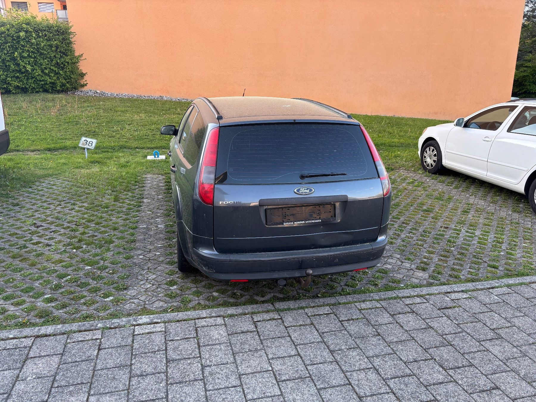 Ford Automobili: For Focus Mk2,  2.0 16V – Usato da Emmenbrücke venduto da car08 2