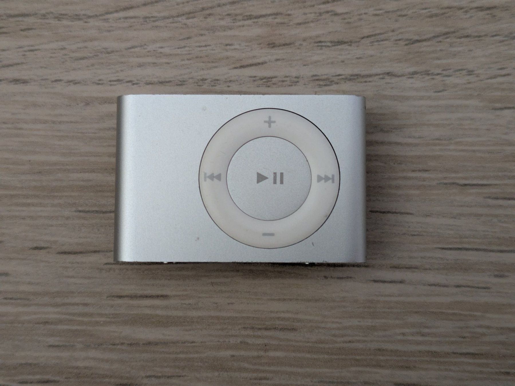 Apple Tragbarer Mediaplayer: iPod shuffle 2GB with usb cable/dock – Gebraucht aus Vessy von Krono5 4