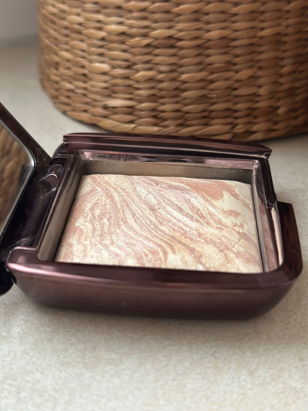 Make-up: HOURGLASS AMBIENT LIGHTING INFINITY POWDER – Usato da Zürich venduto da methee1107 1
