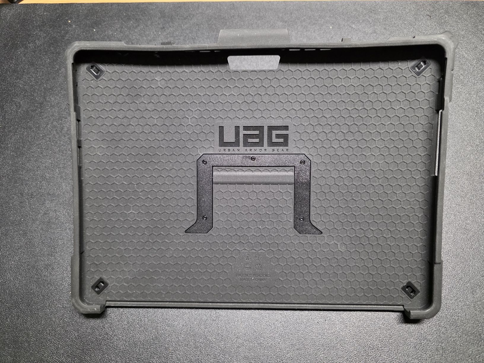 Covers & Borse: UAG Case für Surface Pro 11 – Nuovo (secondo la descrizione) da Hildisrieden venduto da Stromer-bueb 3