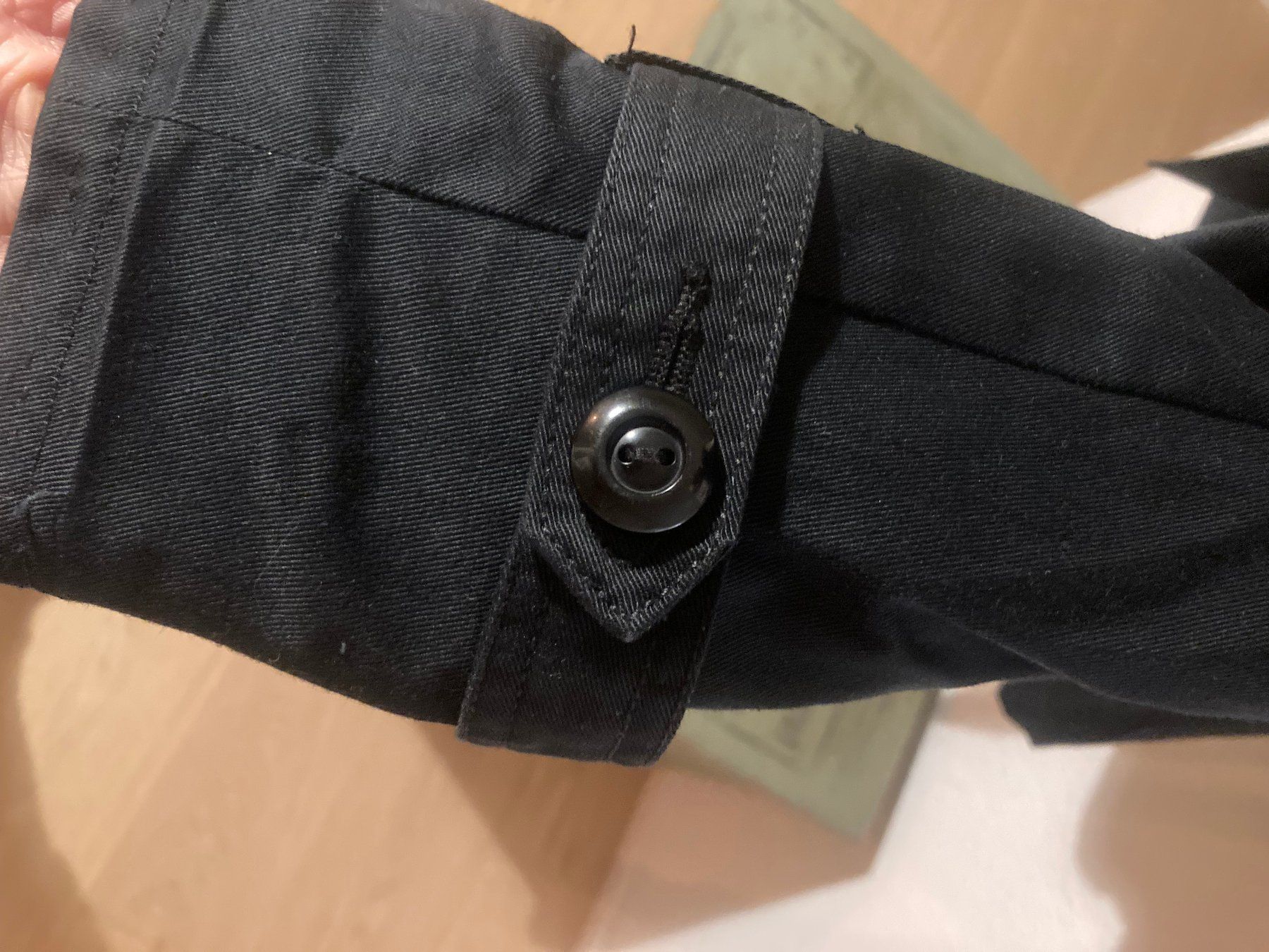 Giacche: Schwarze Jacke mit tollen Details – Usato da Winterthur venduto da Capriice 2