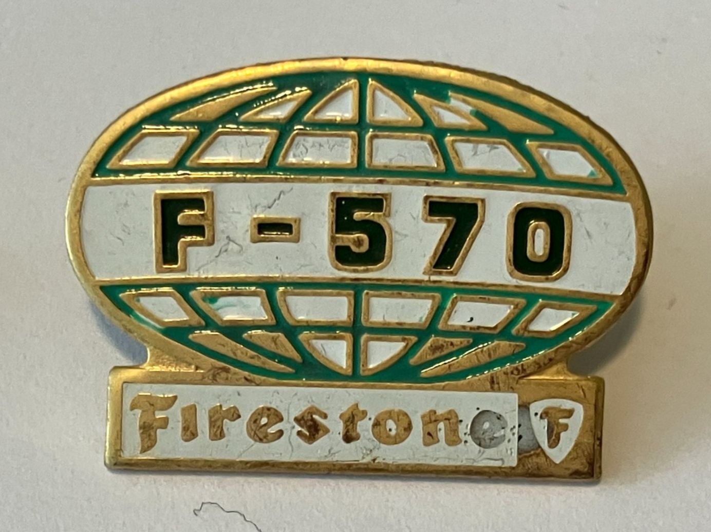 Placchette & Badge: 1 Pin Firestone F-570 – Usato da Basel venduto da djwwpp
