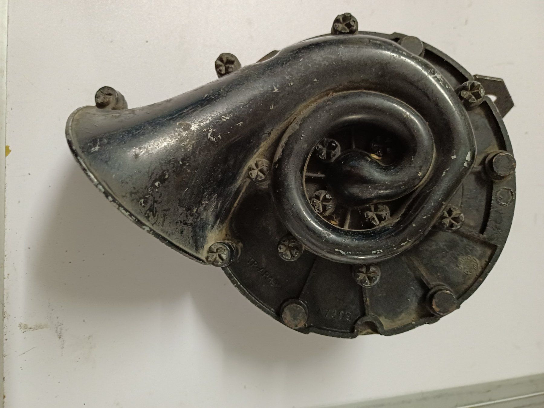 Tutti pezzi di ricambio auto: Oldtimer Horn Delco Remy spirale. – Usato da Thun venduto da Joeggu312