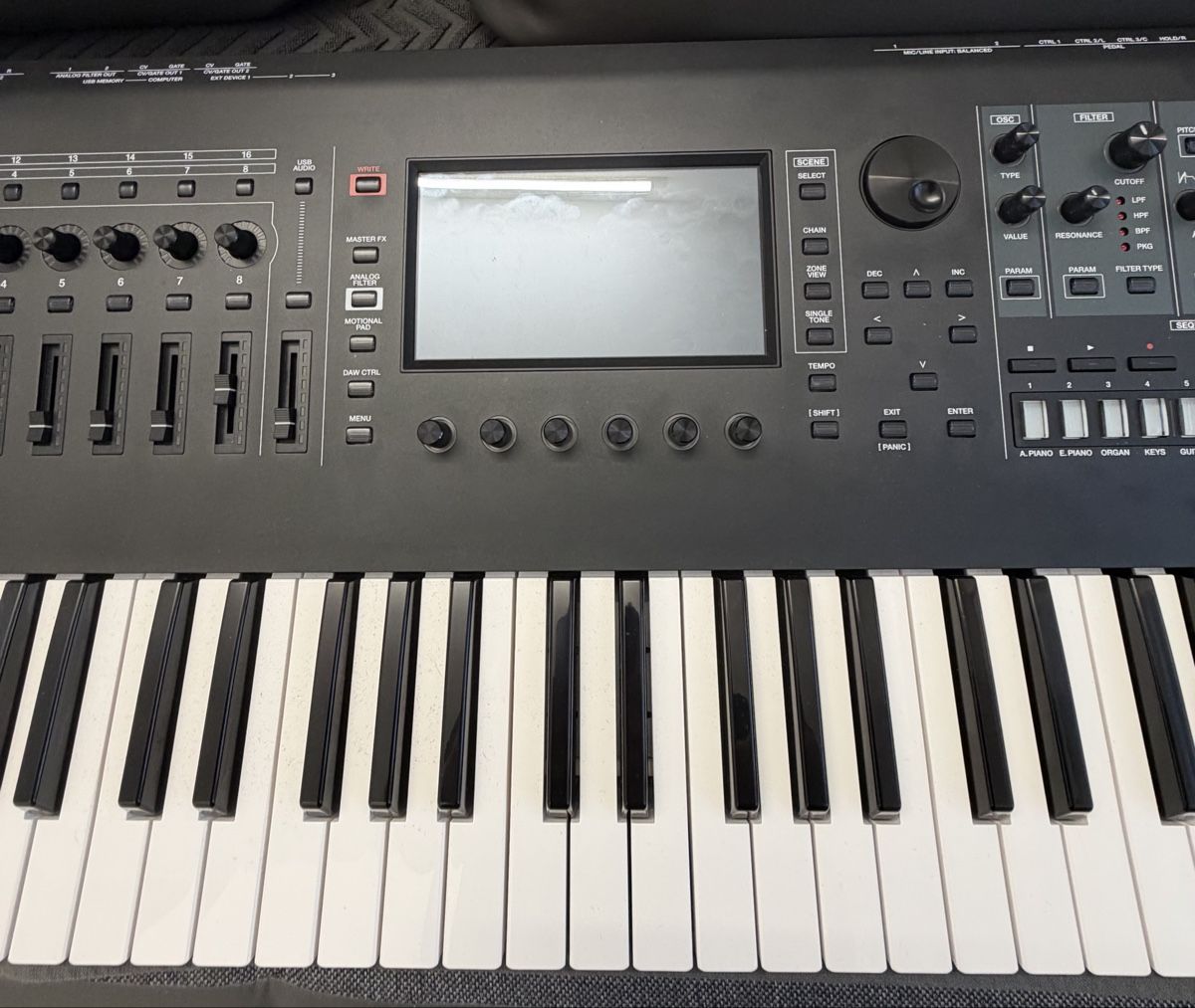 Roland Musikinstrumente: Roland Fantom 6 EX – Neu und originalverpackt aus st.gallen von Musikcarlo 2
