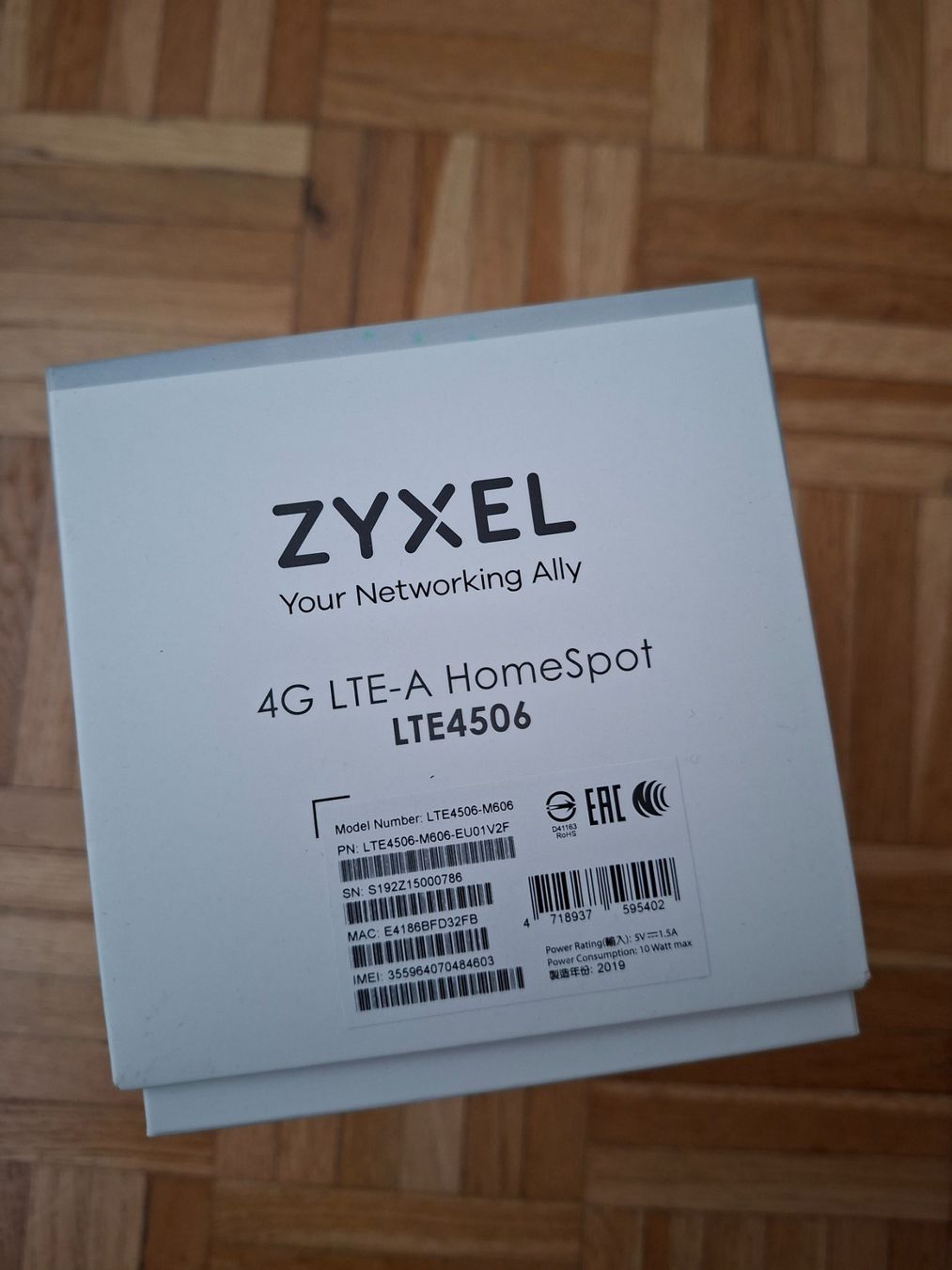 Zyxel Modems & Routeurs: ZYXEL LTE 4506 – D'occasion à Kloten par smatsa 4
