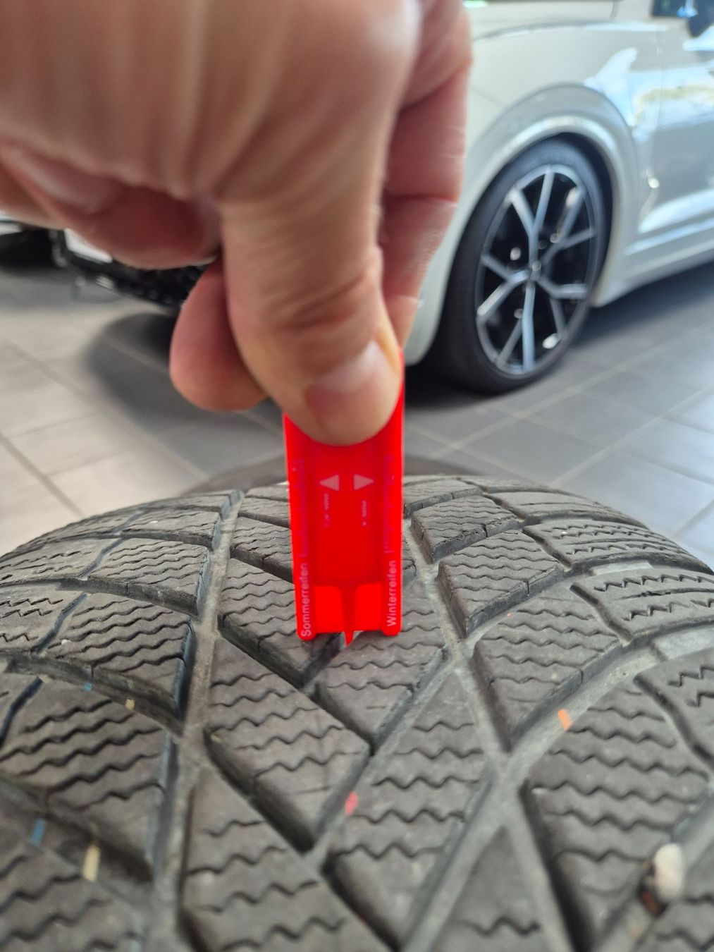 BMW Pneumatici & Ruote complete: Winterräder 19" BMW X3 – Usato da Winterthur venduto da WEWi-Ersatzteile 3