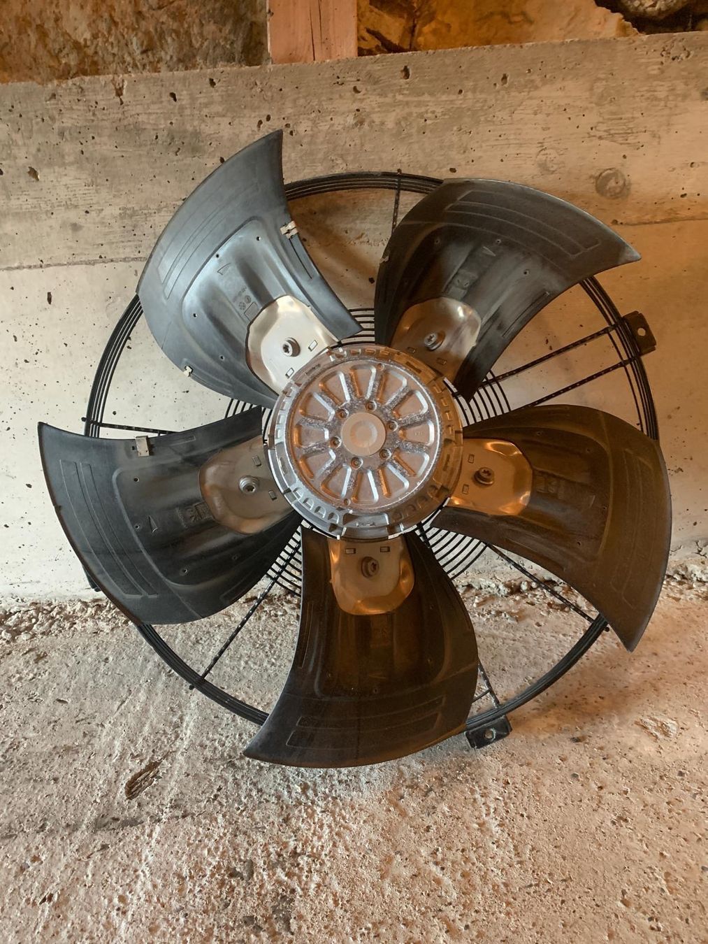 Ventilatori: Industrieller axialer Ventilator – Nuovo (secondo la descrizione) da Hellikon venduto da hasenfuss23