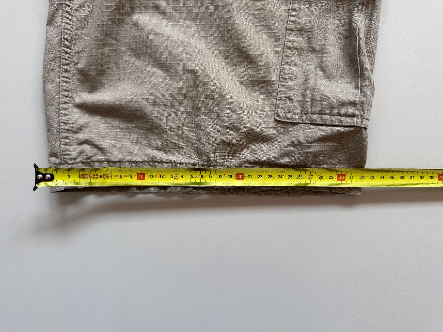 Pantaloni: No Boundaries Cargo w36 bermuda 100% cotton 6 pockets – Usato da Neuchâtel venduto da _Easy_to_Find_ 5