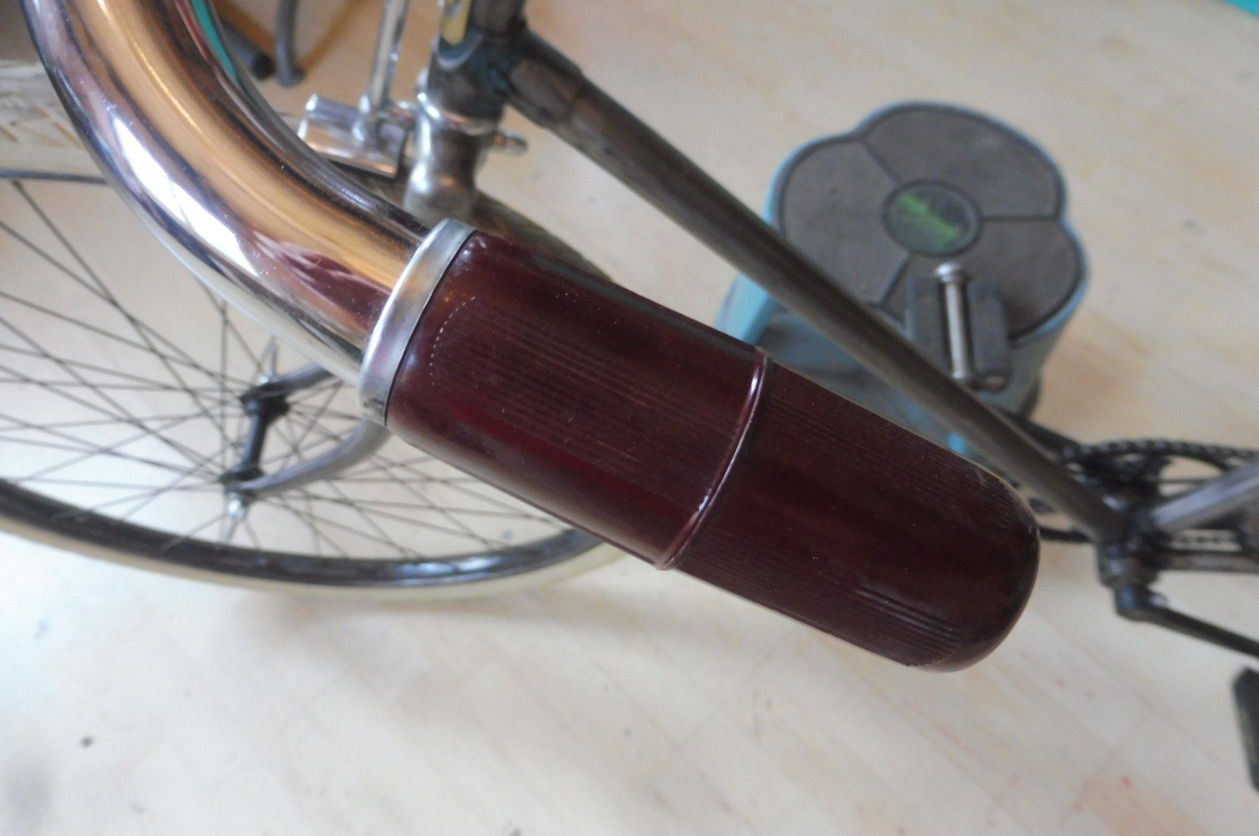 Vélos: Oldtimer Velo mit weissen Reifen – D'occasion à Maschwanden par struppiundtim 8