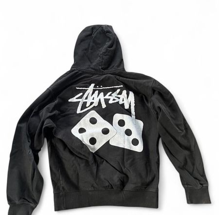 Stüssy Hoodie mit Würfel-Motiv, Grösse M, Cooler Look!