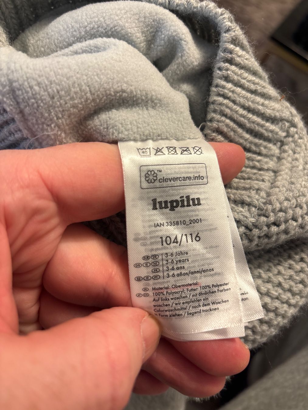 Altro abbigliamento per bambina: Wintermütze Grau mit Bommel, Grösse 104/116,m – Usato da Zürich venduto da engebrunau 3