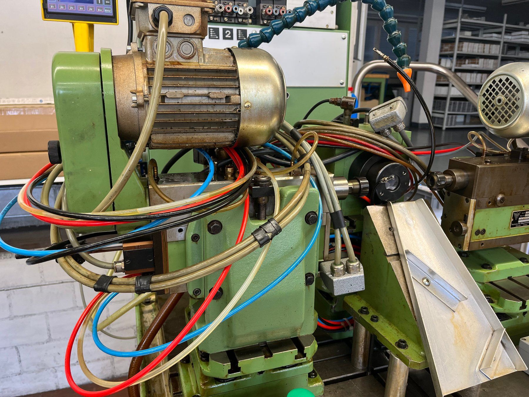 Tutte le macchine: SOLMA/TECHNIKA Universal-Nachbearbeitungs-Bohrmaschiene – Usato da Grenchen venduto da Doka_4582 3