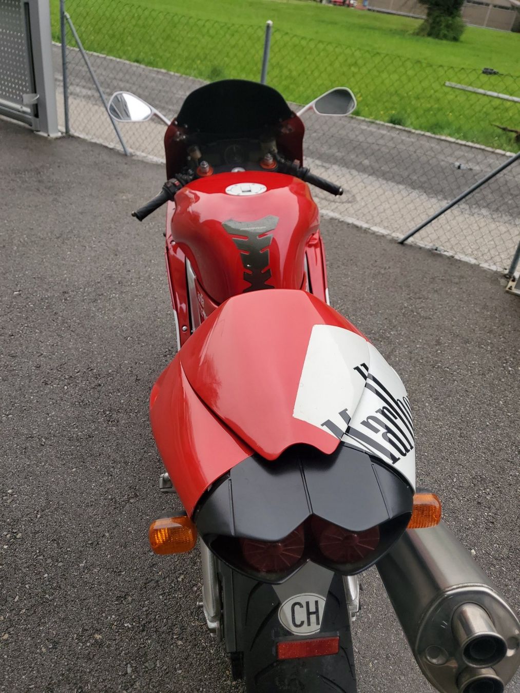 Aprilia Strada: Aprilia RSV 1000 – Usato da Lugano venduto da Bernardino04 3