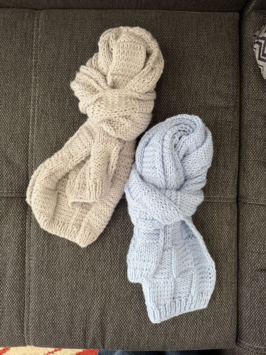 Foulard & Sciarpe: Les écharpes  – Nuovo (secondo la descrizione) da Delémont venduto da tyt_6hqs 2