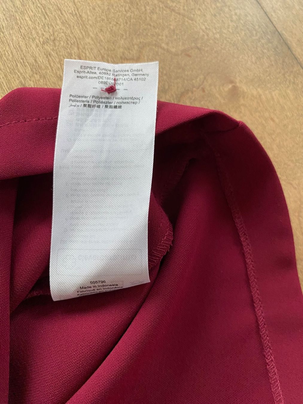 Esprit Camicette: ESPRIT - bordeaux-rote, ärmellose Bluse – Usato da Meilen venduto da kleisi01 5