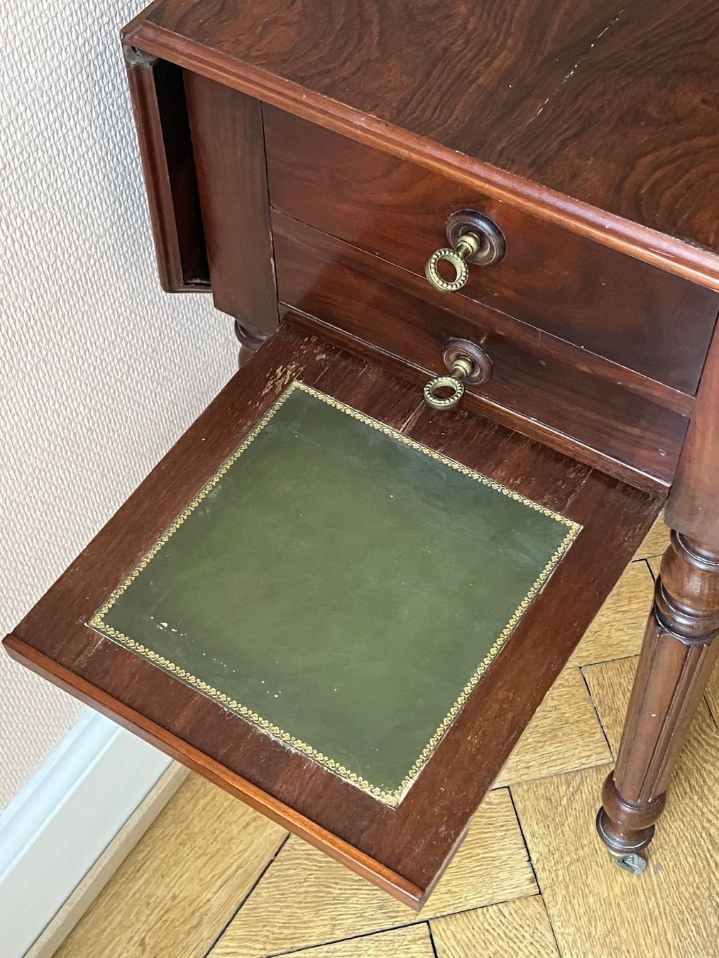 Tische: Table d'appoint époque Louis Philippe, battants pliables – Gebraucht aus Basel von Lancer4 7