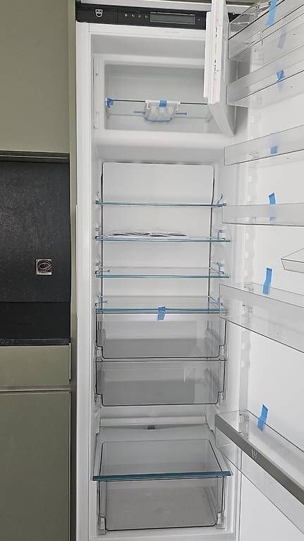 V-Zug Kühlschrank: V-ZUG Kühl-/Gefriergerät Cooler V2000 178GI – Gebraucht aus Mels von Flashjboy 1