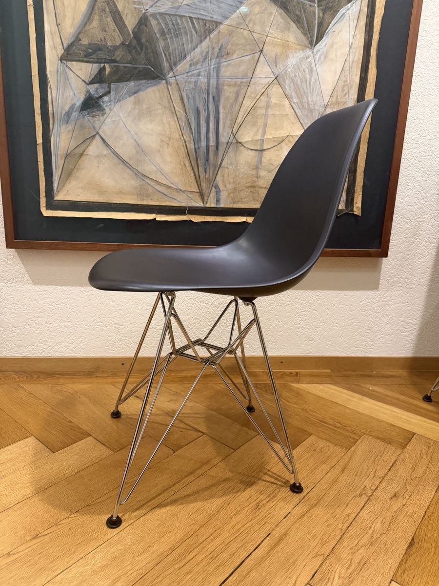 Vitra Sedie: Vitra Eames Chair DSR Dark Grey Set 4 Stk – Usato da Zürich venduto da mstu08 2