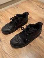 Nike Turnschuhe schwarz