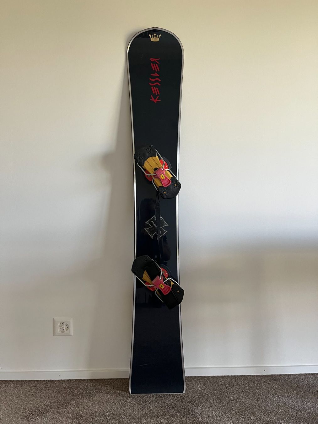 Kessler Board: KESSLER Raceboard "Titanum" mit FRITSCHI-Bindung – Usato da Uznach venduto da Pommes06
