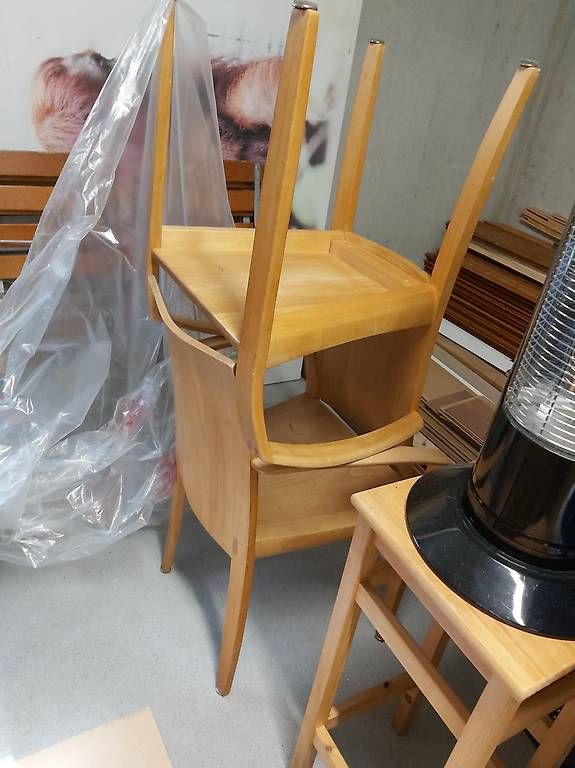 Set de table et chaises: Holztisch mit 4 Stühle massiv – D'occasion à Stalden (Sarnen) par chr_s5xx 3