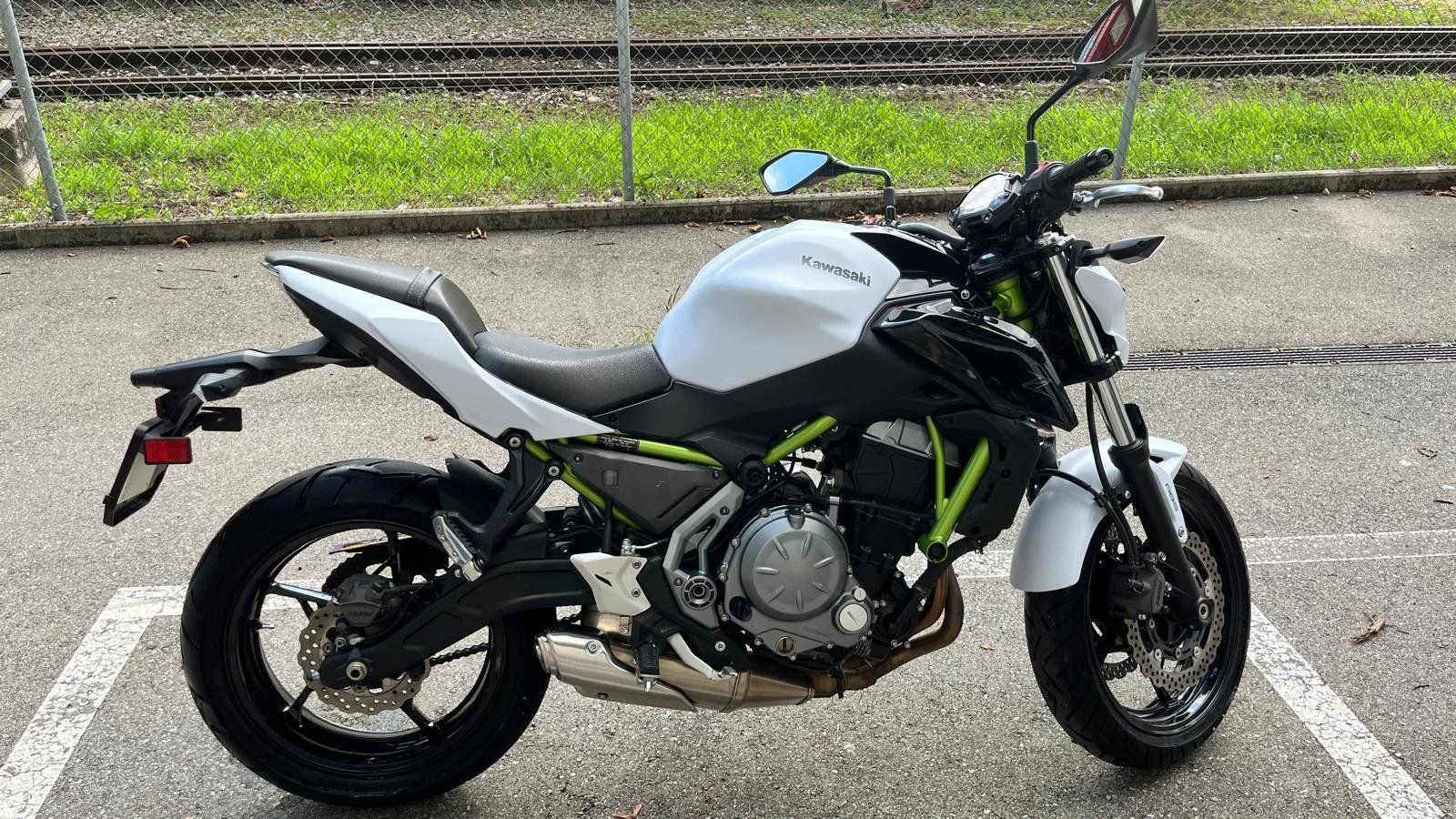 Kawasaki Strada: Kawazaki Z650 – Usato da La Tour-de-Peilz venduto da mag_m2by 1