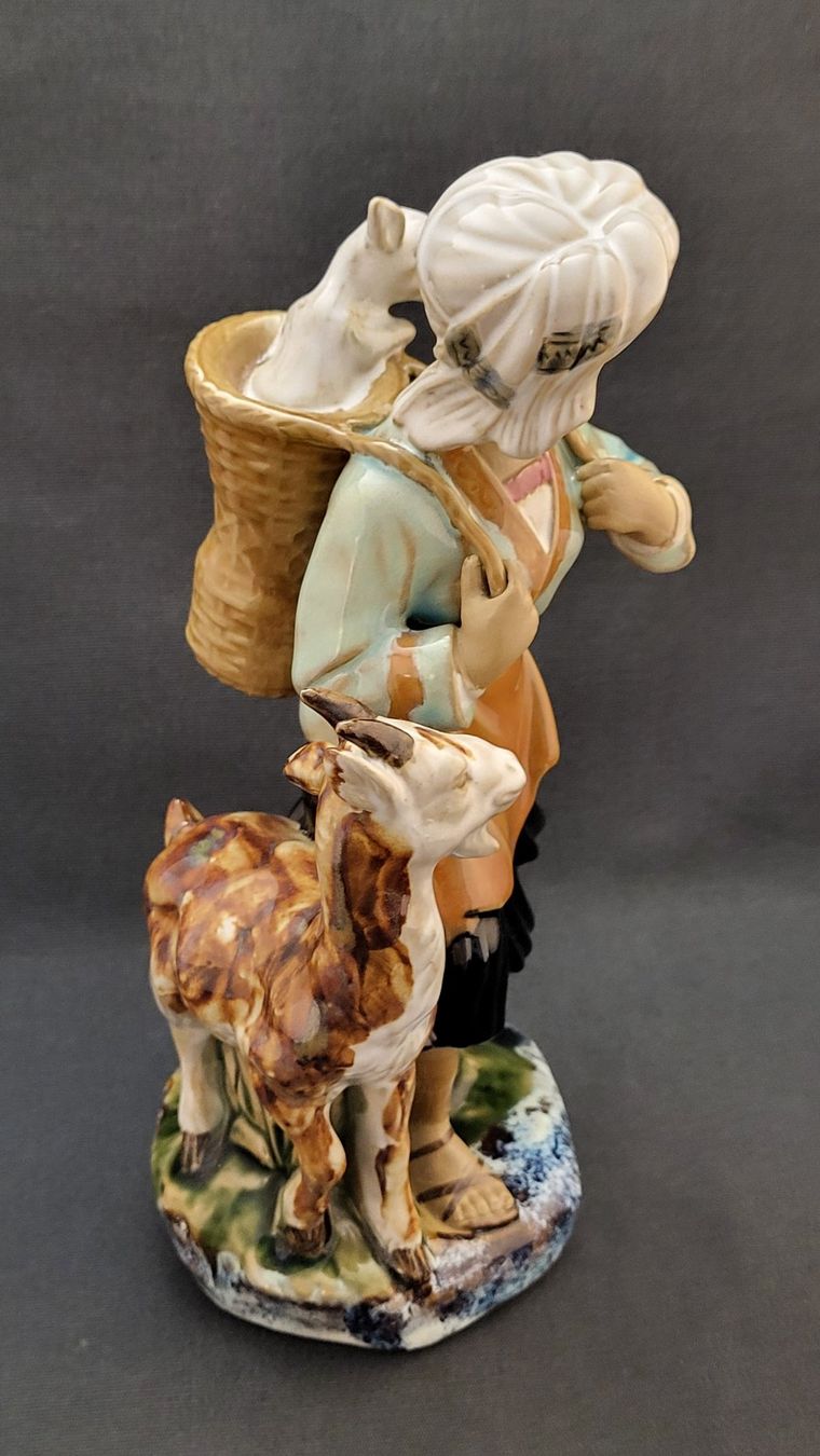 Figurines: Shiwan-Keramikfigur "Frau mit Ziegen" – D'occasion à Basel par spinne02 2