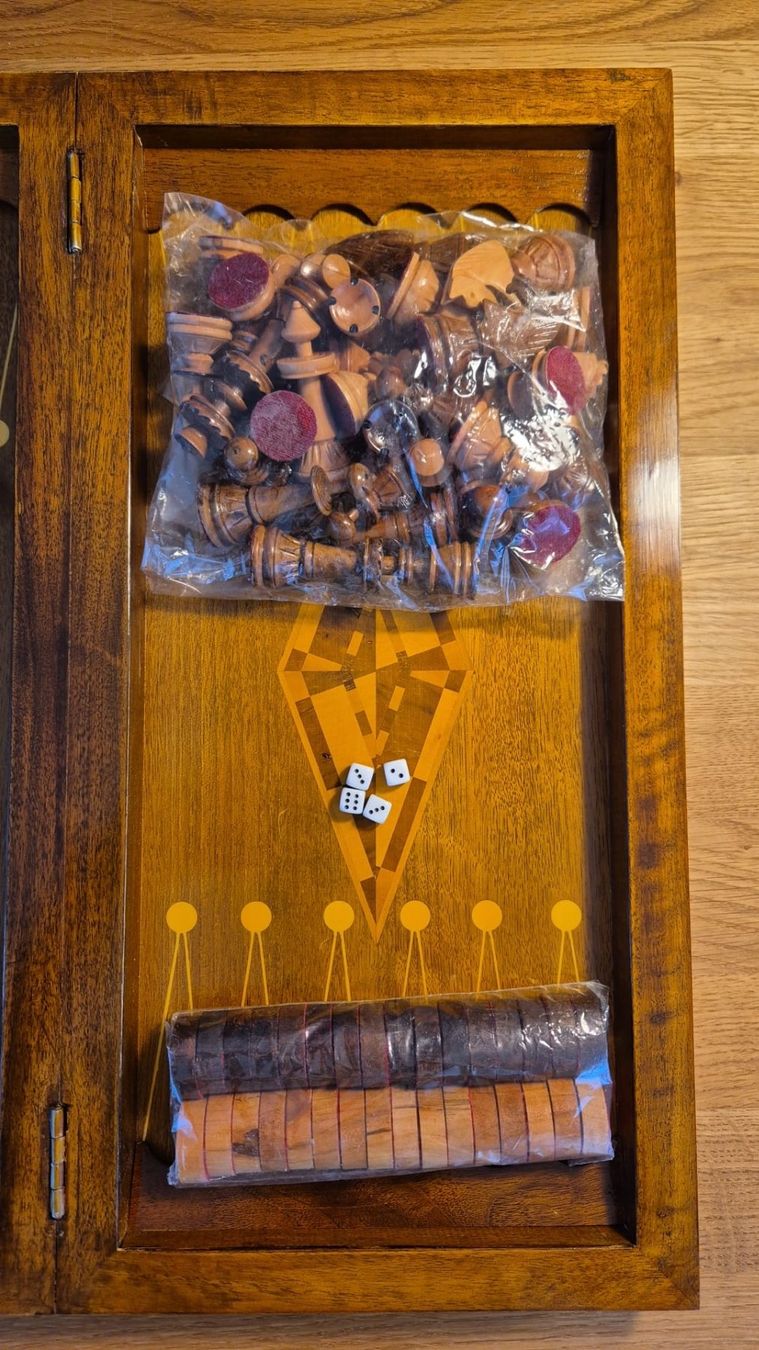 Jeux: Kombispiel-Set (Schach + Backgammon) – Neuf (Voir description) à Zofingen par kevin.basel 3