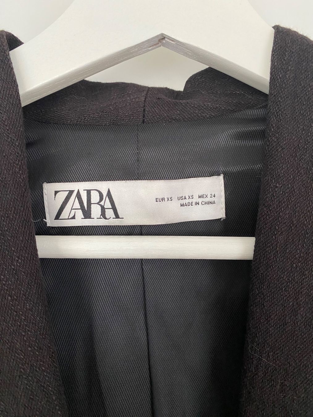 Zara Giacche: Veste blazer noire ZARA, XS – Nuovo (secondo la descrizione) da Bussigny venduto da cac_q2c6 3