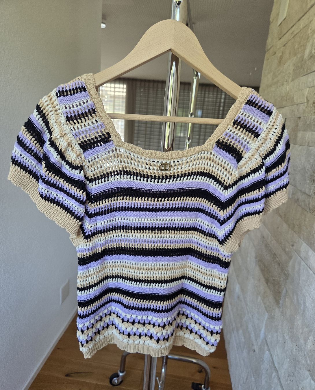 Twinset Pullover & Sweatshirts: Wunderschöner Strick-Pullover / Kurzarm-Top von TWINSET  – Neu (gemäss Beschreibung) aus Scherzingen von tan_l9n2 1