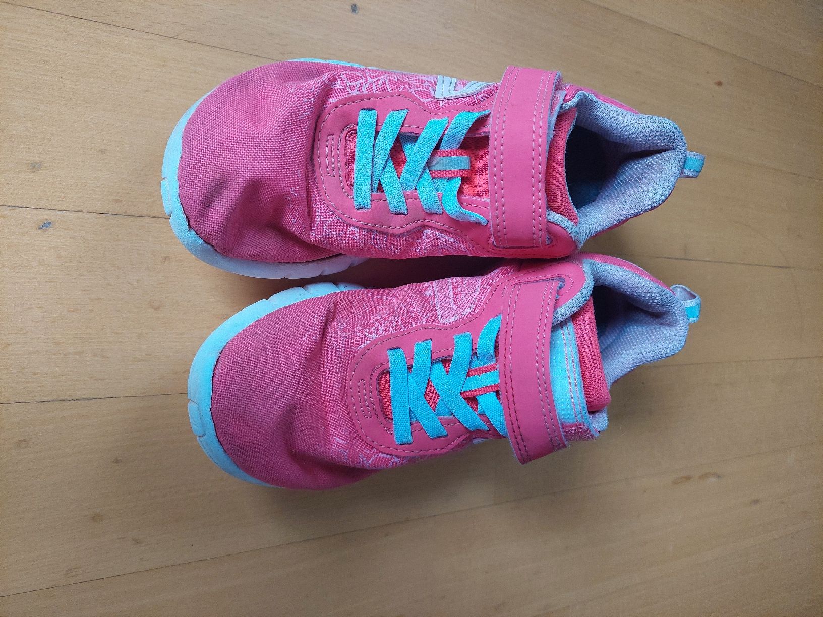 Decathlon Scarpe per ragazze: Sportschule Gr. 32 Pink decathlon – Usato da Zürich venduto da Paola_O