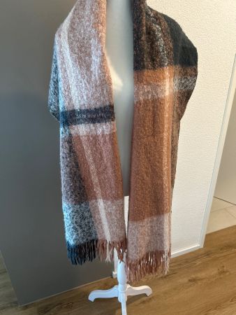Schal mit Fransen von H & M   216 x 83 cm