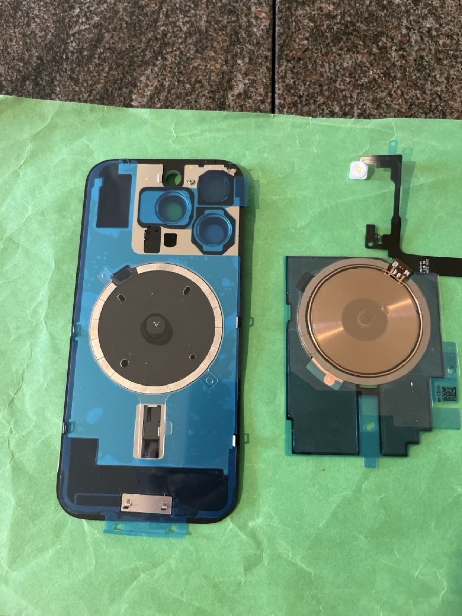Apple Telefoni cellulari / Smartphones: IPHONE 16PRO – Nuovo e nell'imballaggio originale da winterthur venduto da WINTERTHUR53