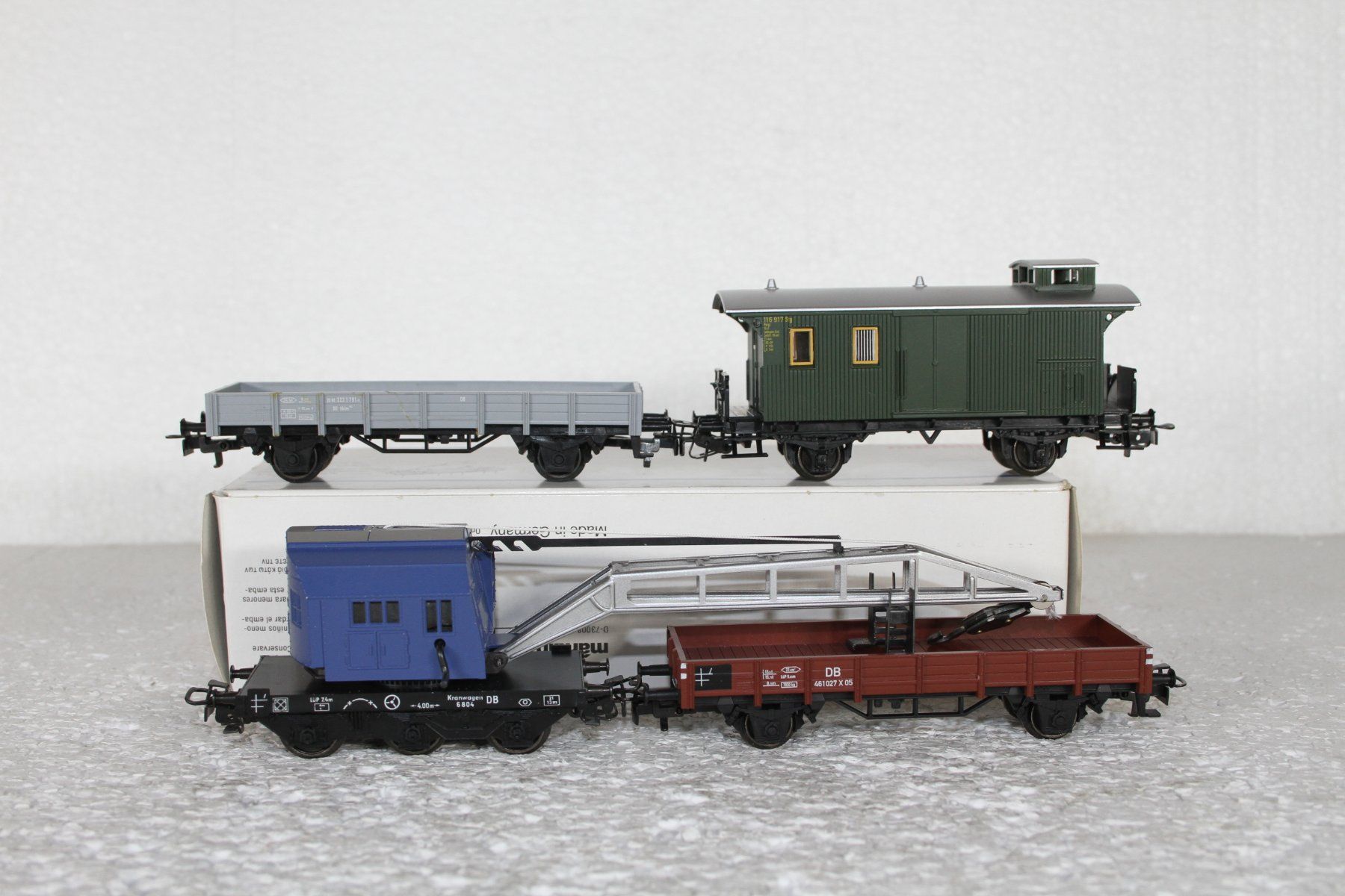 Märklin Trains électriques: Märklin DB 3 Güterwagen mit Kran – D'occasion à Triesen par gleis8 1