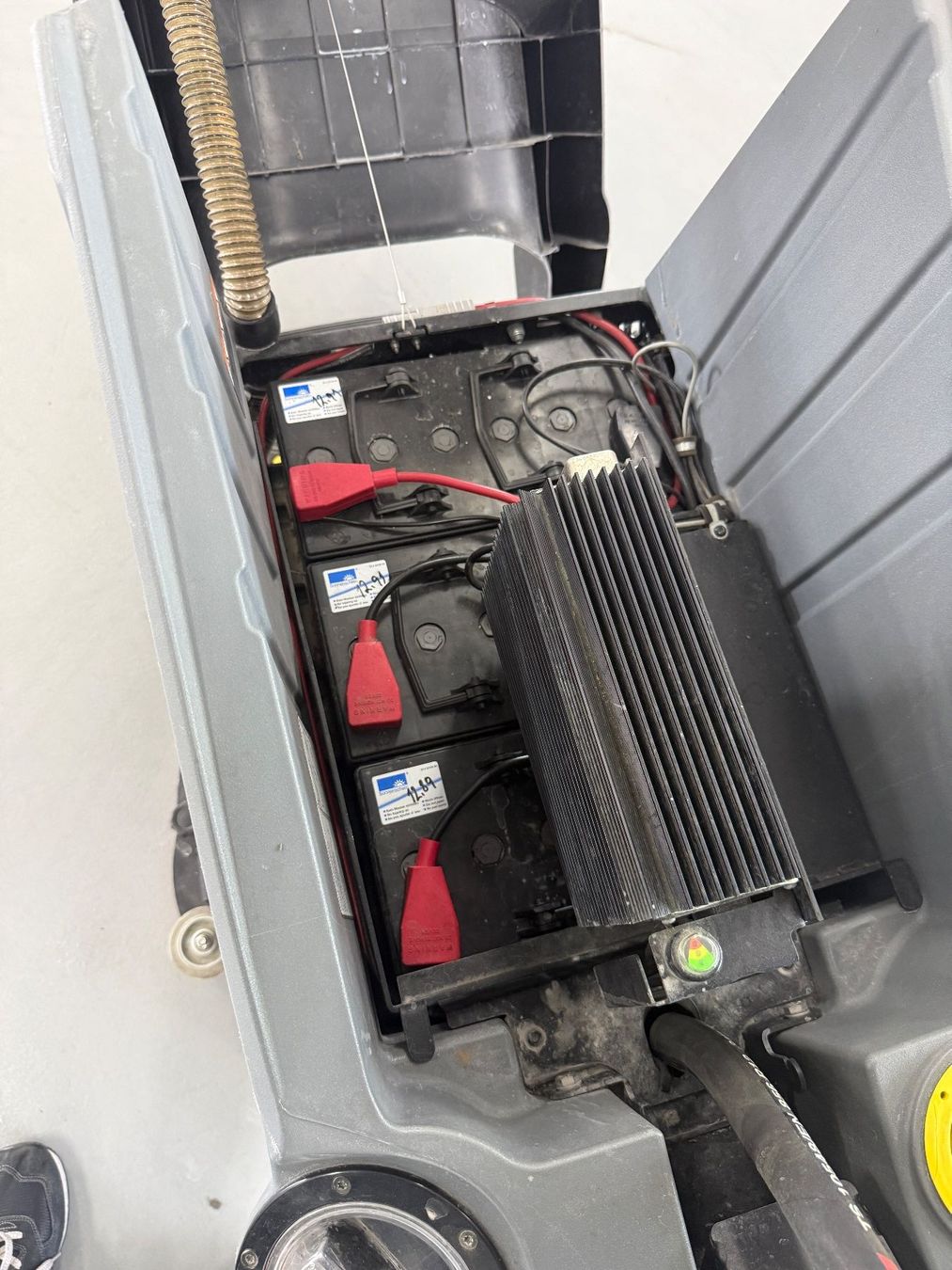 Kärcher Tutte le macchine: Kärcher Professional B 40 RS Step-on Scheuersaugmaschine – Usato da Aesch BL venduto da inf_97xr 9