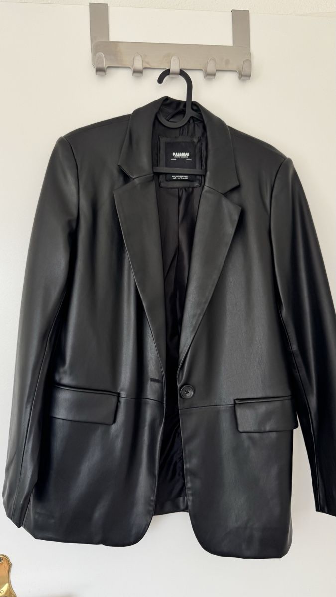 Pull&Bear Vestes: Black Faux Leather Blazer PULL&BEAR Size S New – Neuf (Voir description) à Dübendorf par maf_6tqh