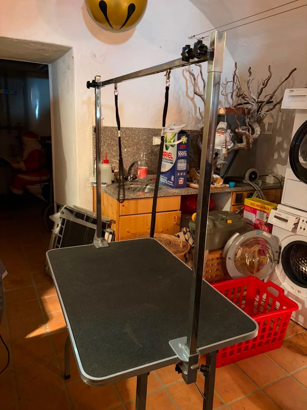 Tables: Hunde Coiffeur Tisch – D'occasion à Niederhasli par Omelli71 1