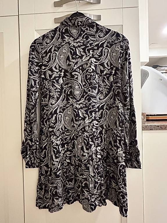 Chemisiers: Elegante Bluse/Kleid mit Paisleymuster, Grösse M – D'occasion à Oftringen par Solima 2
