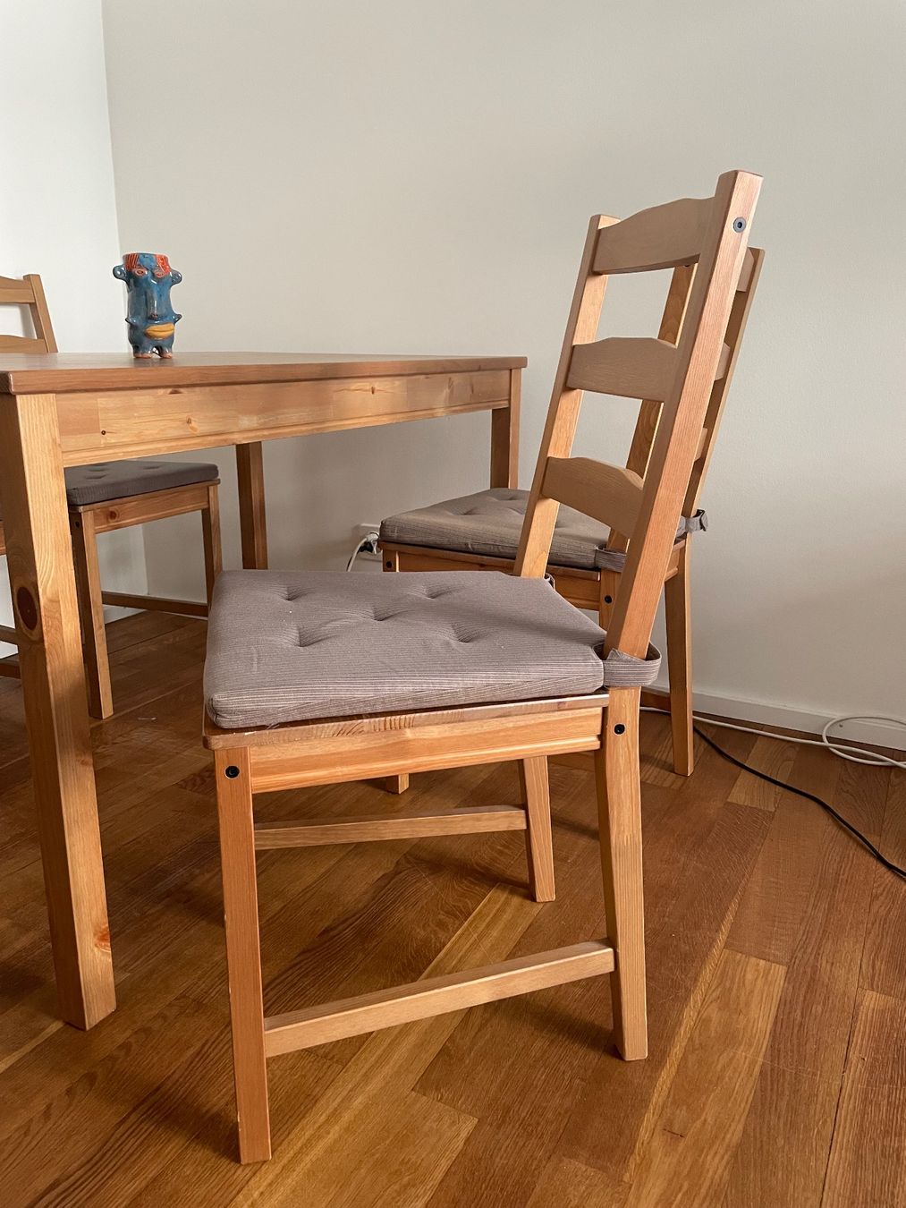 Ikea Set di tavolo e panche: Esstisch mit 4 Stühlen – Usato da Basel venduto da ana_lk2p 2