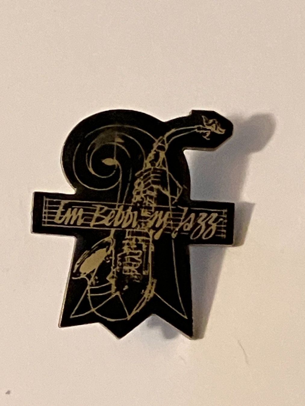 Placchette & Badge: 1 Pin Em Bebbi sy Jazz – Usato da Basel venduto da djwwpp