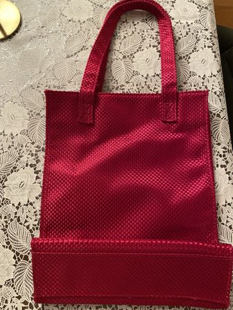 YSL , rote Tasche von Yves Saint Laurent Parfum