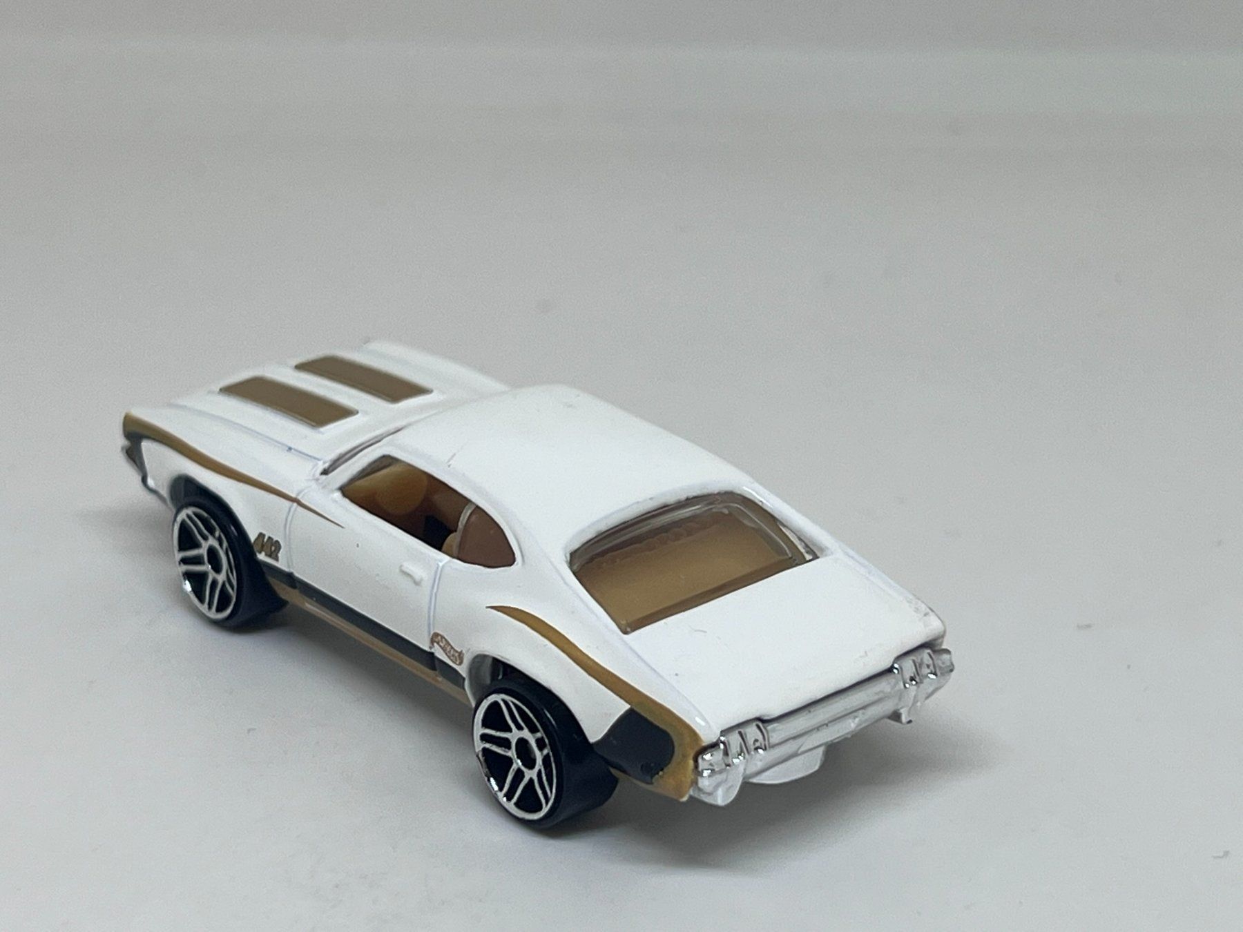 Hot Wheels Modellini d'auto: Hot Wheels Olds 442 #325 – Usato da Wildegg venduto da LaaBoutique 2