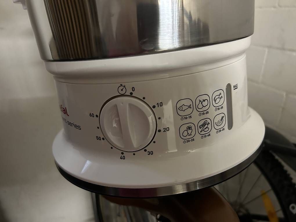 Elettrodomestici da cucina: Tefal VC1451CH Dampfgarer Edelstahl – Usato da Oberweningen venduto da gta_kl5b